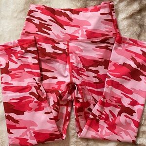 TILYOUCOLLAPSE Effortless Scrunch Capri leggings